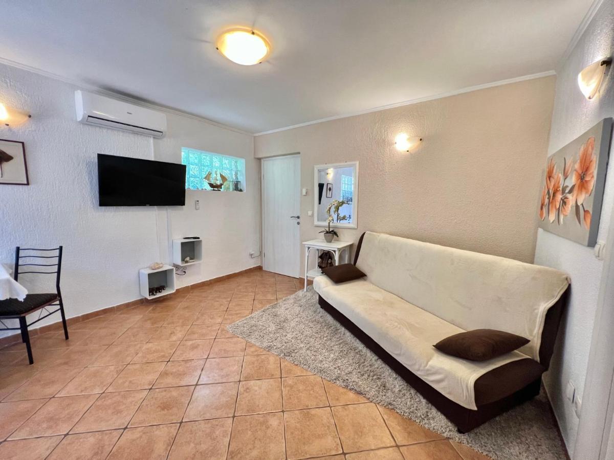 Apartments In Dramalj 45034 Bagian luar foto