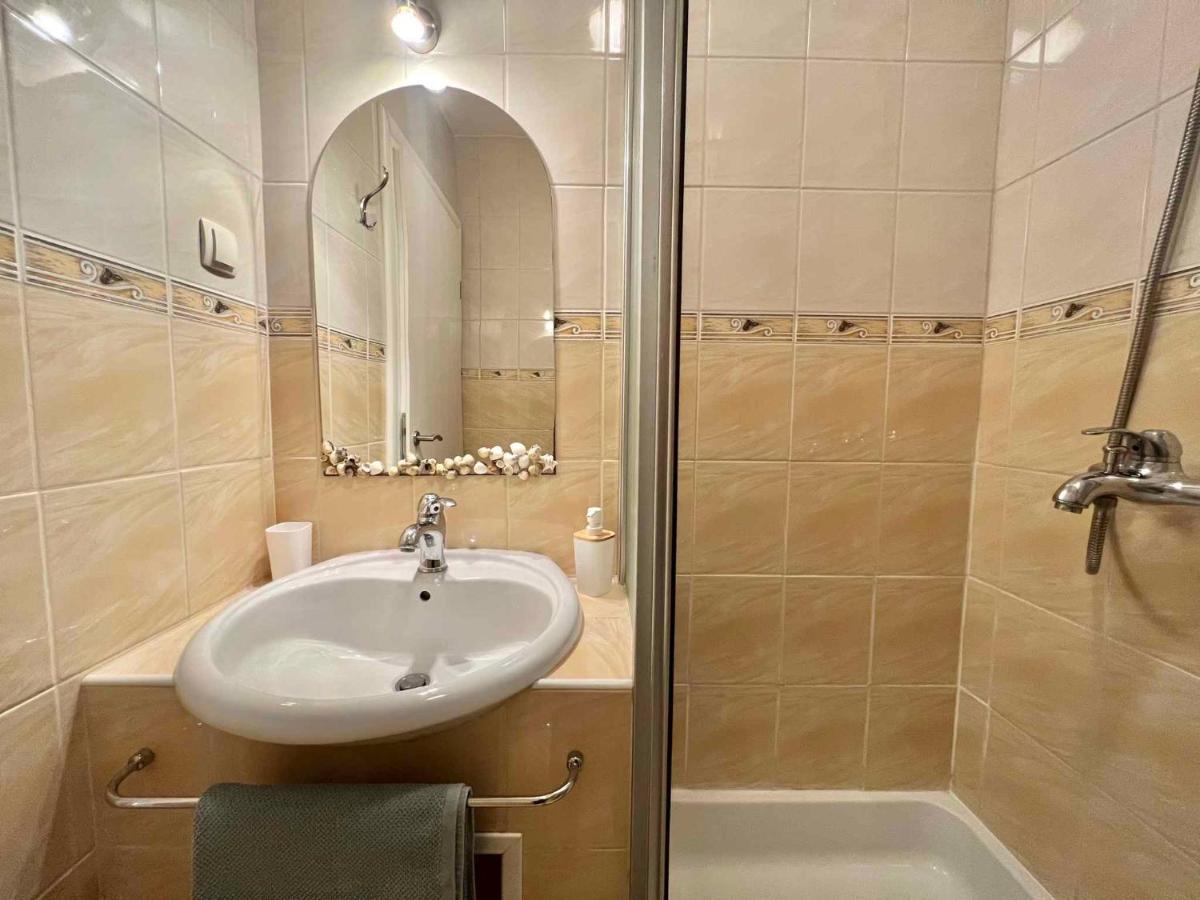 Apartments In Dramalj 45034 Bagian luar foto
