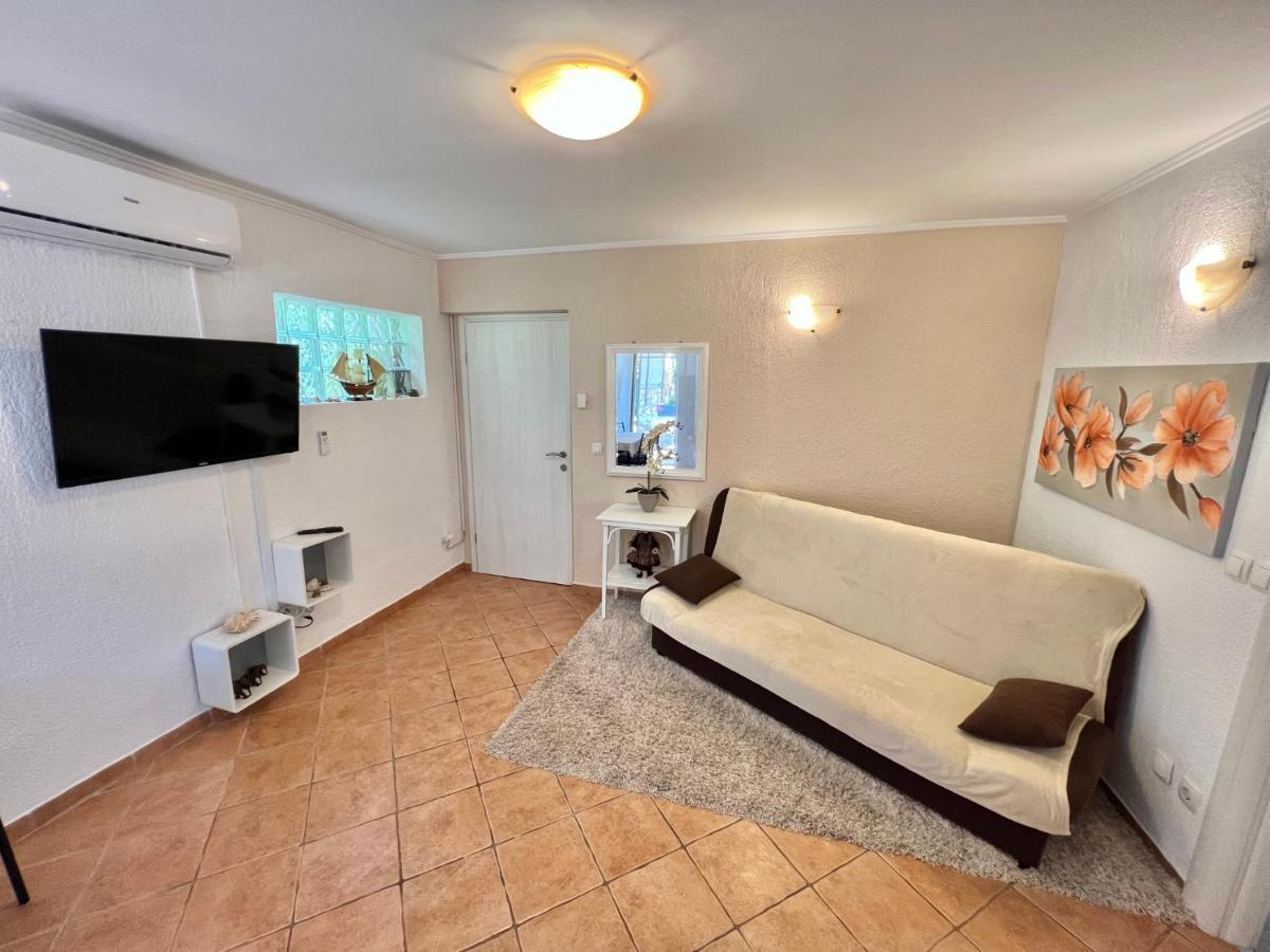 Apartments In Dramalj 45034 Bagian luar foto